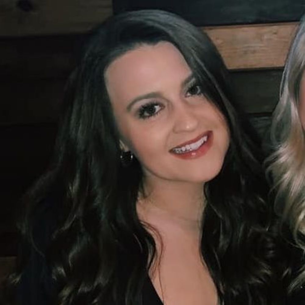 Meet your Posher, Adrienne
